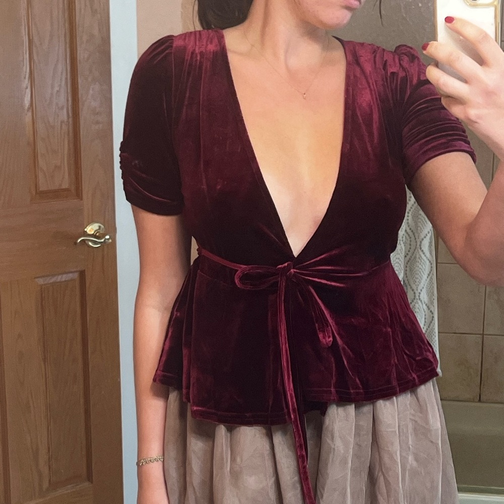 New‎ look wrap velvet top